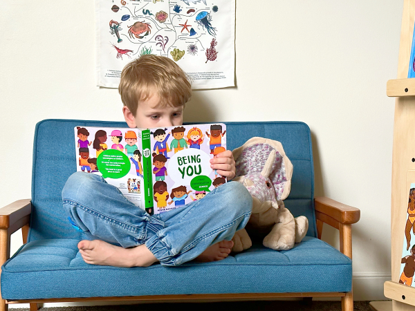 Nuovi libri da leggere!  A proposito di genere, pronomi e disabilità.  ❤️