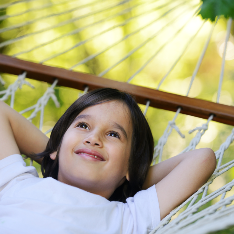 Principi Montessori per una camera da letto tranquilla