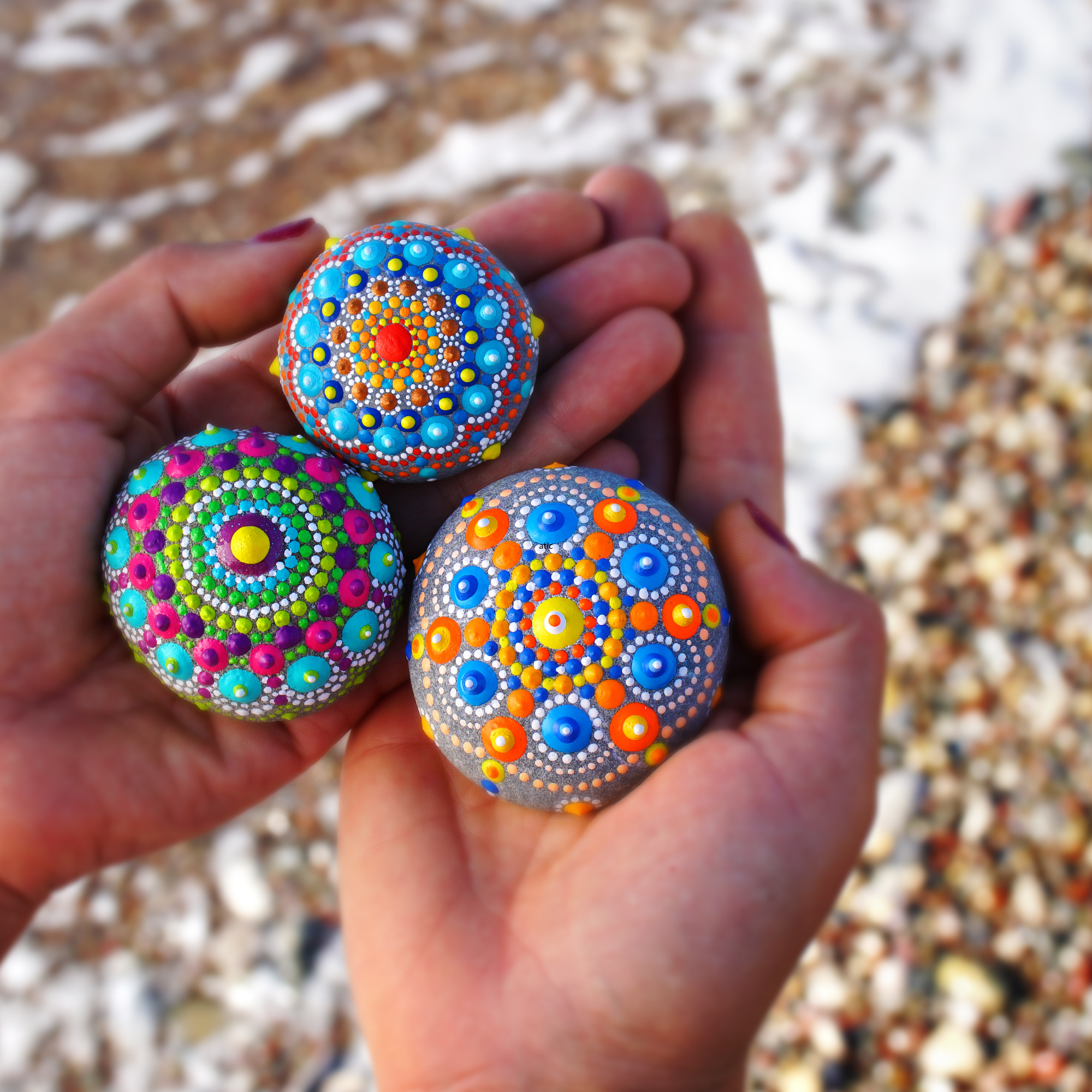 10 idee creative e facili per dipingere le rocce: libera l'artista che è in te!