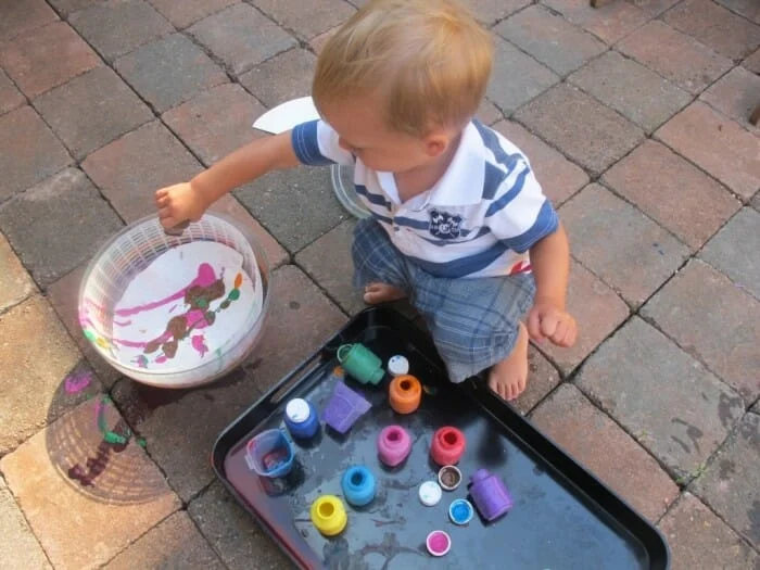 Salad Spinning Art Activity for Preschoolers